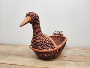 Vintage Wicker Basket Duck Goose Farmhouse Rustic 11"x7"